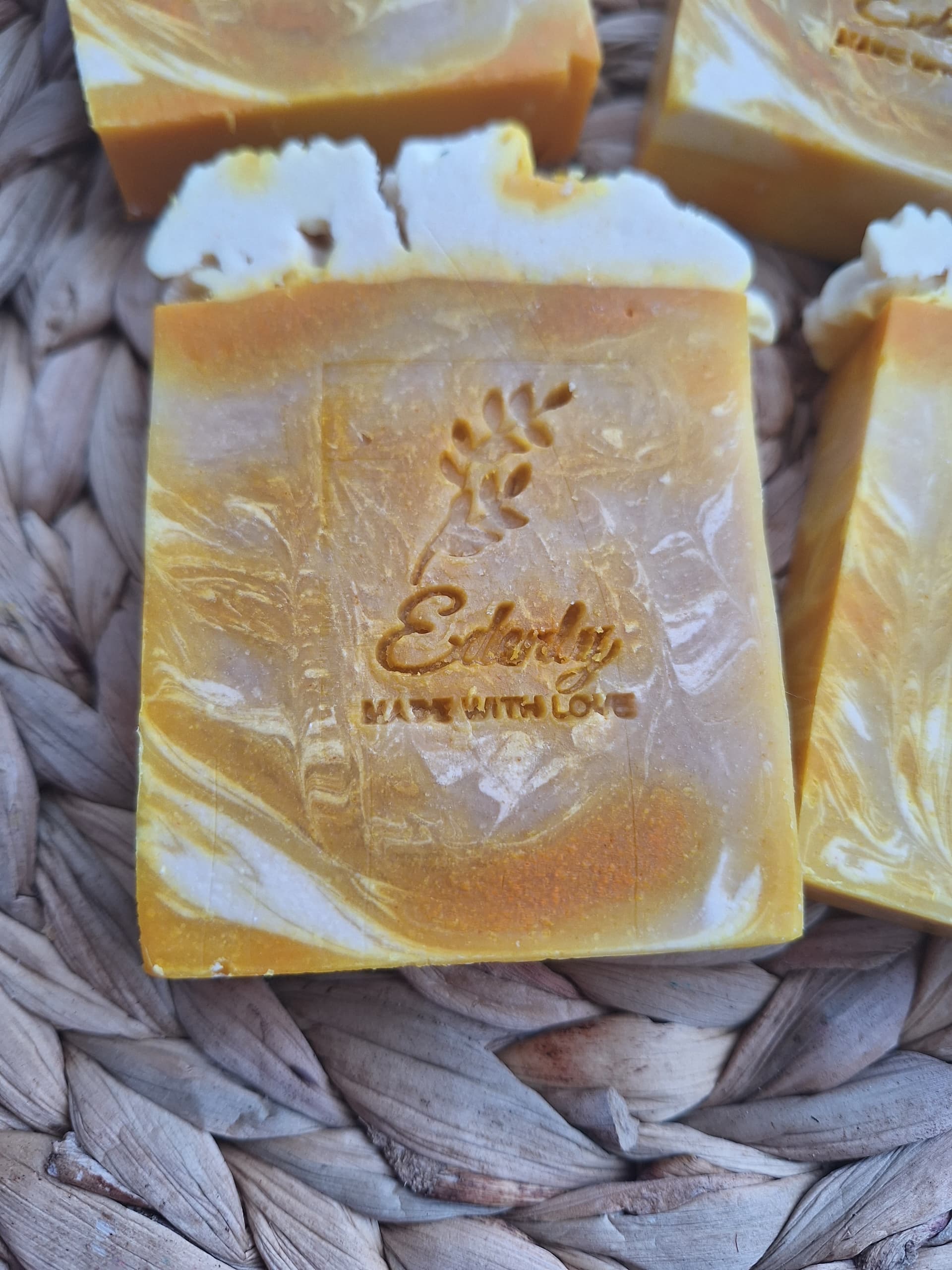 Glow - Carrot &amp; Papaya Soap